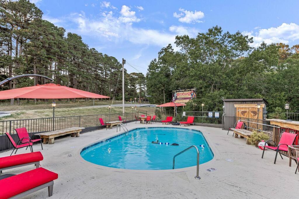Stonegate Lodge King Bed, Wifi, 50In Roku Tv, Salt Water Pool Room #108 Юрека Спрингс Екстериор снимка