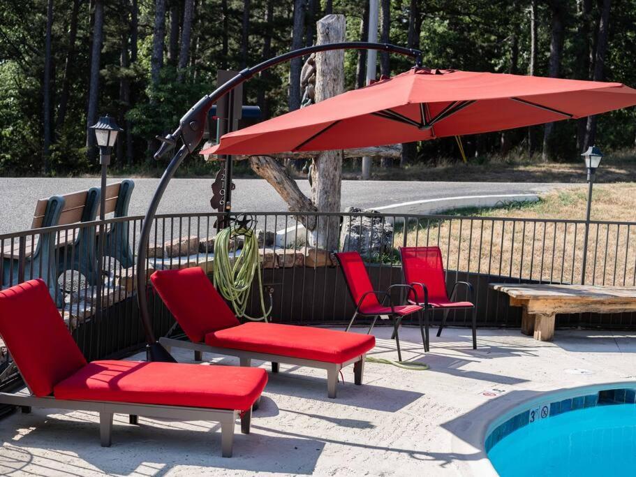 Stonegate Lodge King Bed, Wifi, 50In Roku Tv, Salt Water Pool Room #108 Юрека Спрингс Екстериор снимка